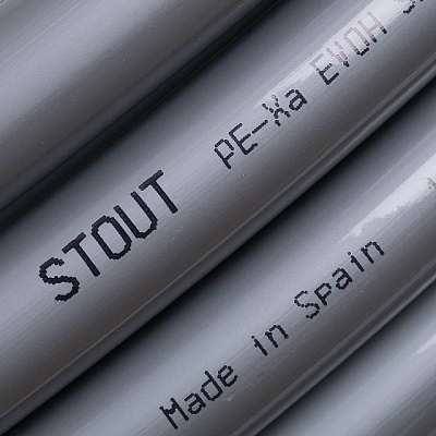 Труба (PE-XA) из сшитого полиэтилена с кислородным слоем Stout серая 25x3,5, бухта 30 м